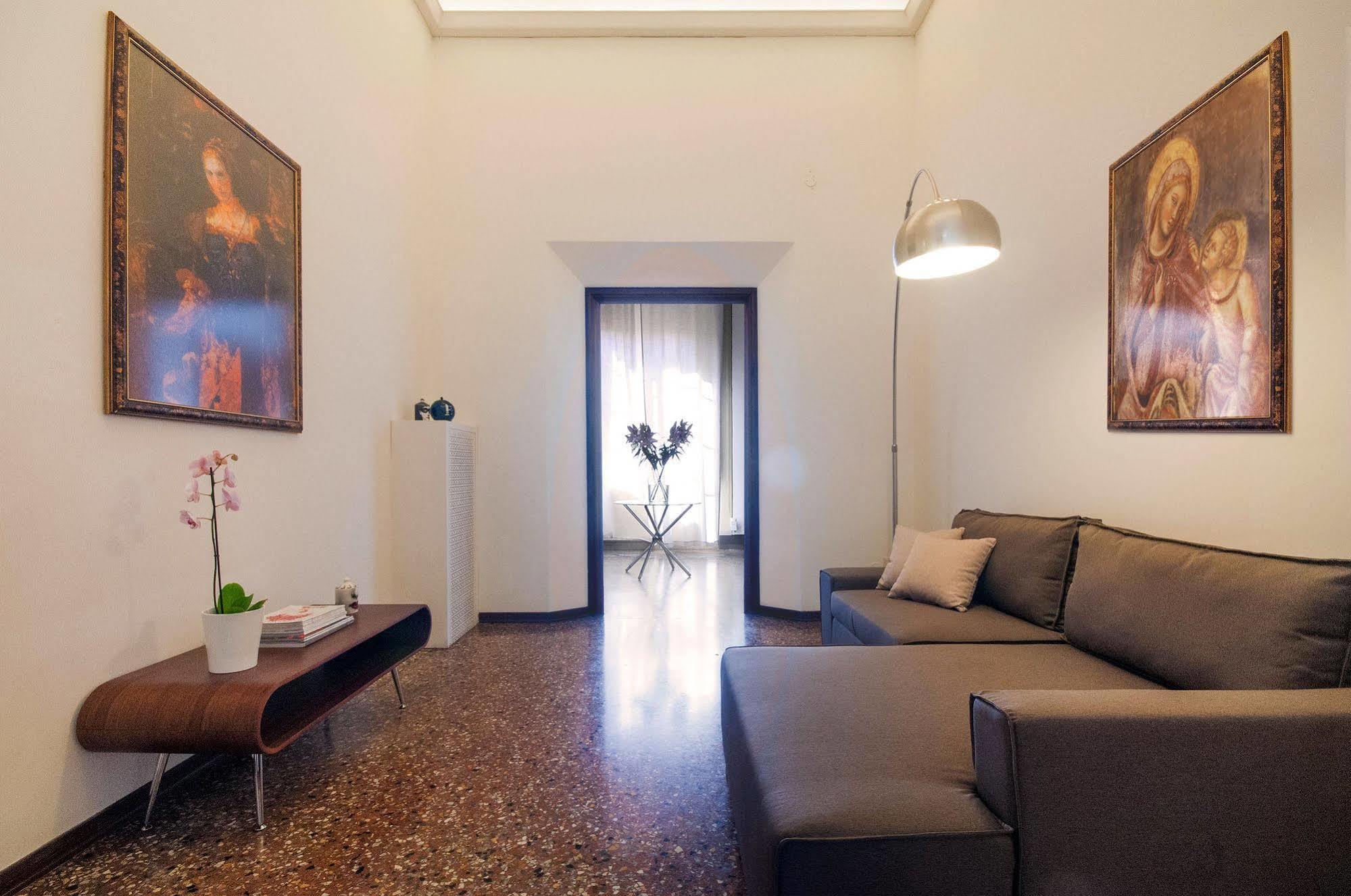 B&B Farini 26 Bologna Exterior photo